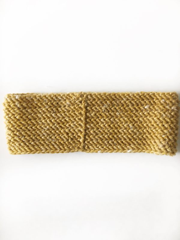 gold crochet herringbone headband showing seam in back