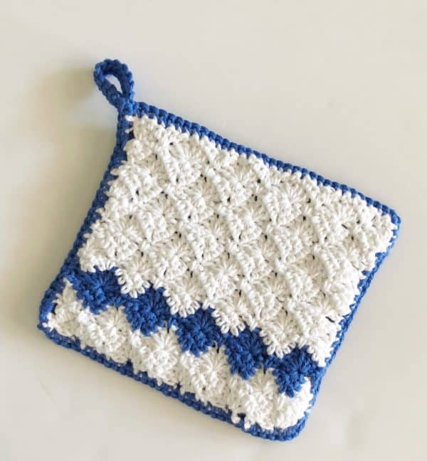Crochet Harlequin Hot Pad - Daisy Farm Crafts free pattern