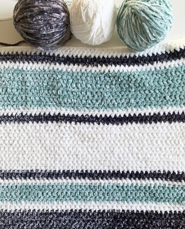 velvet stripes blanket with yarn