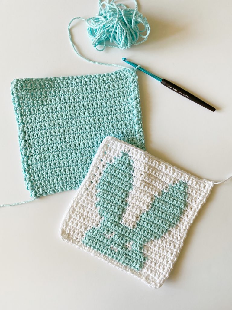 crochet bunny hot pad front and back