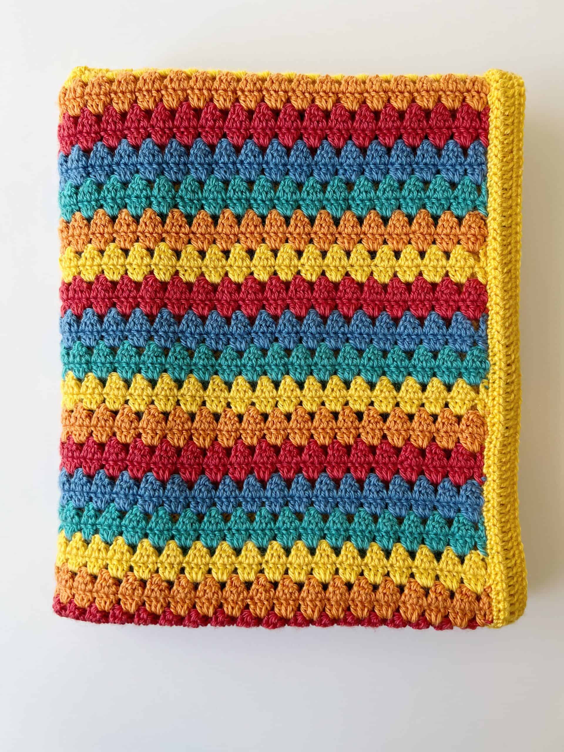 Solid Granny Square Blanket ⋆ Free Crochet Patterns ⋆ Punto Art Design ⋆