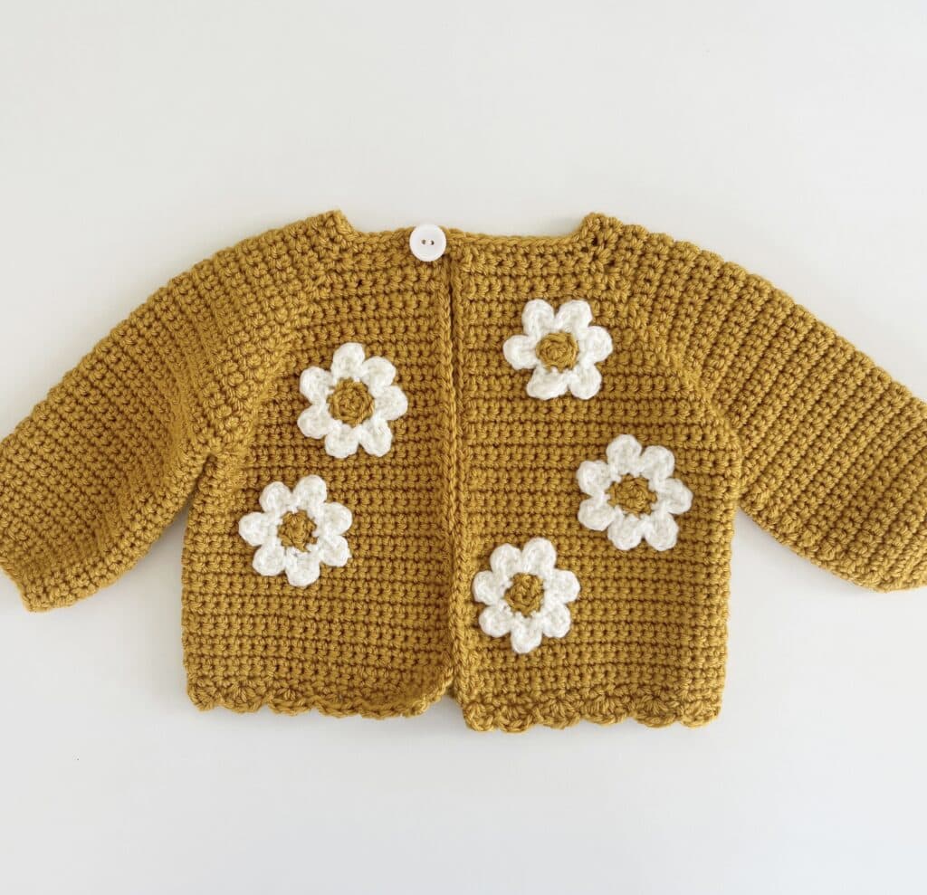 crochet sweater with daisies