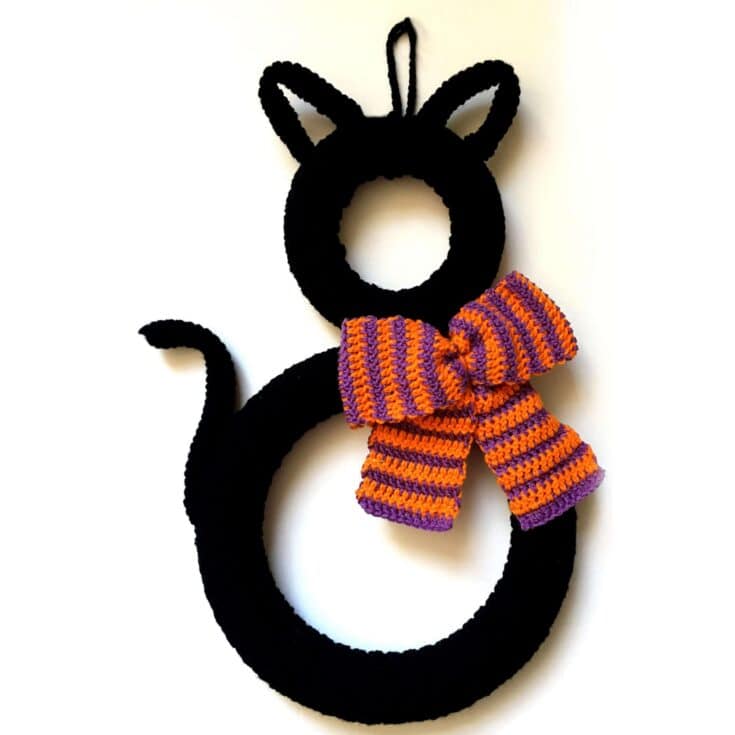 Image for Red Heart Superstitious Black Cat Wreath Crochet Pattern
