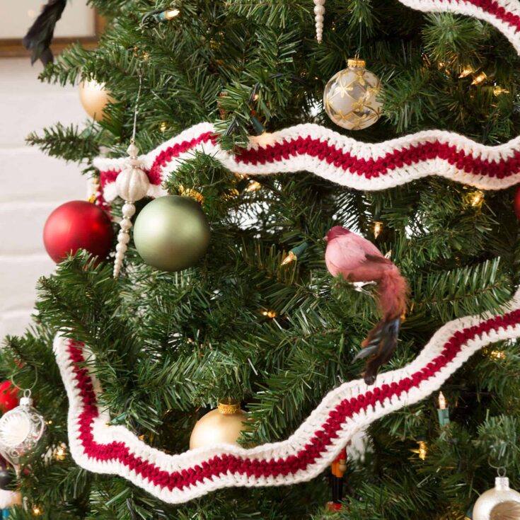 Image for Red Heart Holiday Ripple Garland