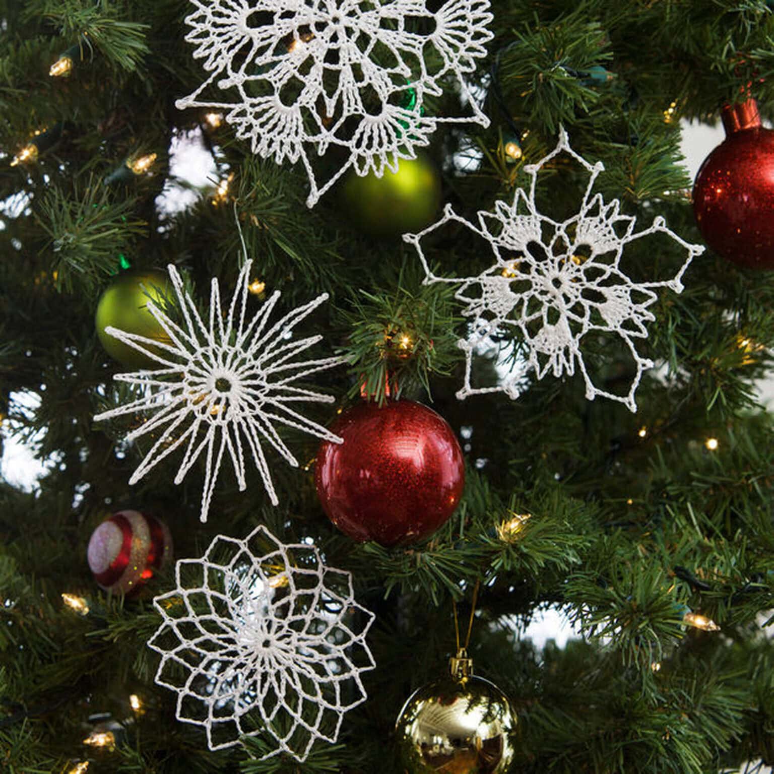 25 Classic Christmas Crochet Decor Patterns - Daisy Farm Crafts