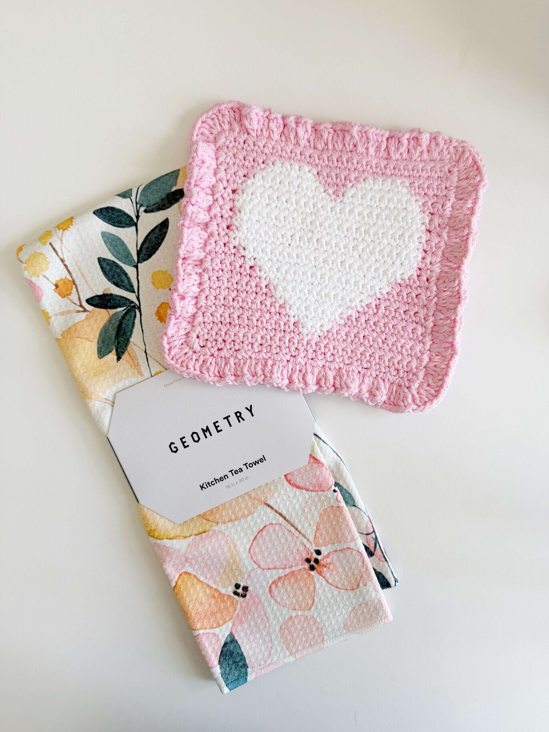 Crochet Ruffled Heart Hot Pad / Pot Holder - Daisy Farm Crafts