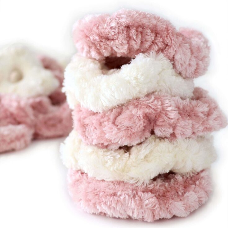 Image for Crochet Velvet Plus Scrunchies